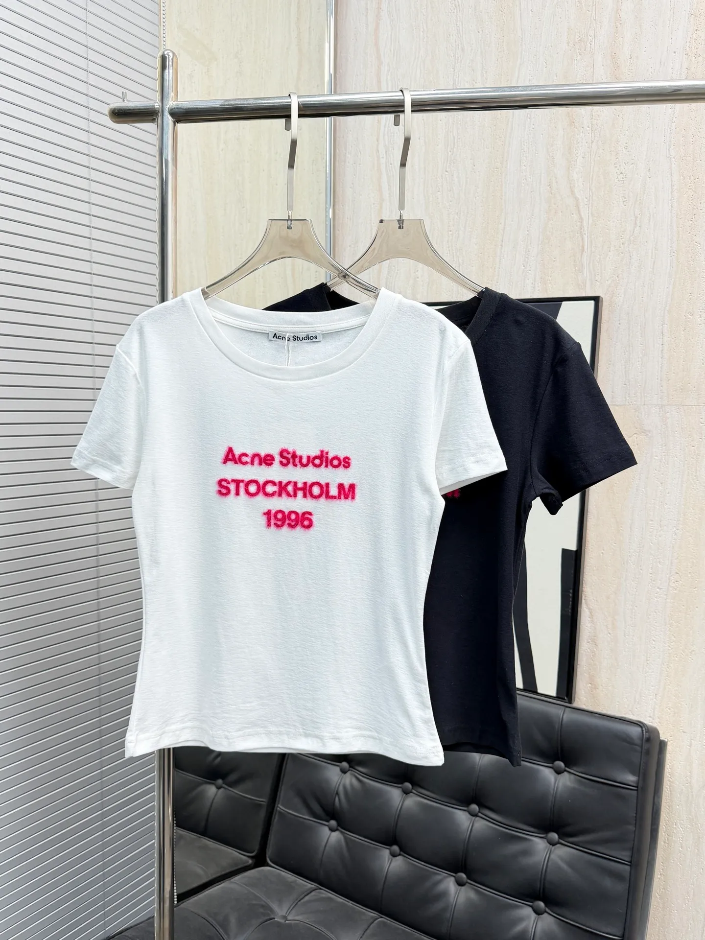 135 Acne Studio*26SS T ， ， ， ， T T ， White ＋Red ， ！ ， ， ， ， Versatile ！ ：White Black size: SML